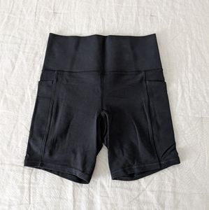 Athleta Salutation Stash Pocket 7" Shorts